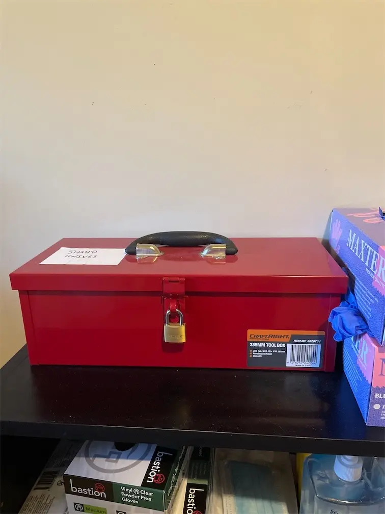 CRAFTRIGHT 385mm Powdercoated Metal Tool Box