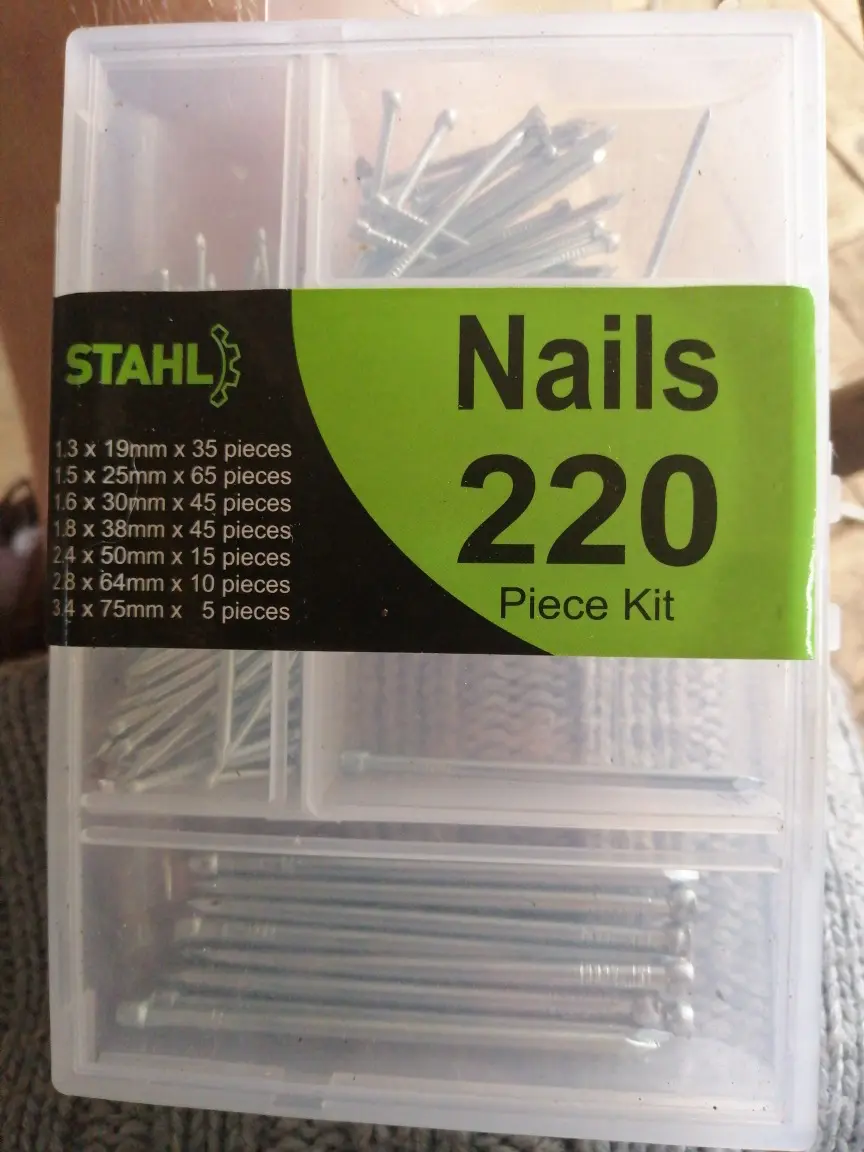 Stahl Assorted Nail Set 220pcs Rt31