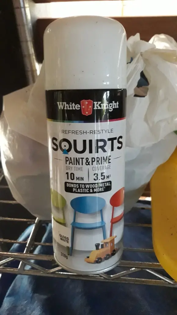 White Knight Squirts Paint & Prime Gloss White 310g