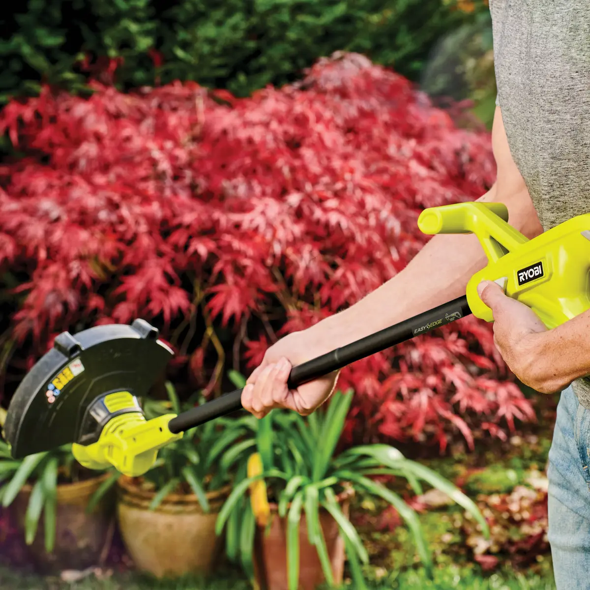Ryobi 18V ONE+ 25cm Line Trimmer Kit
