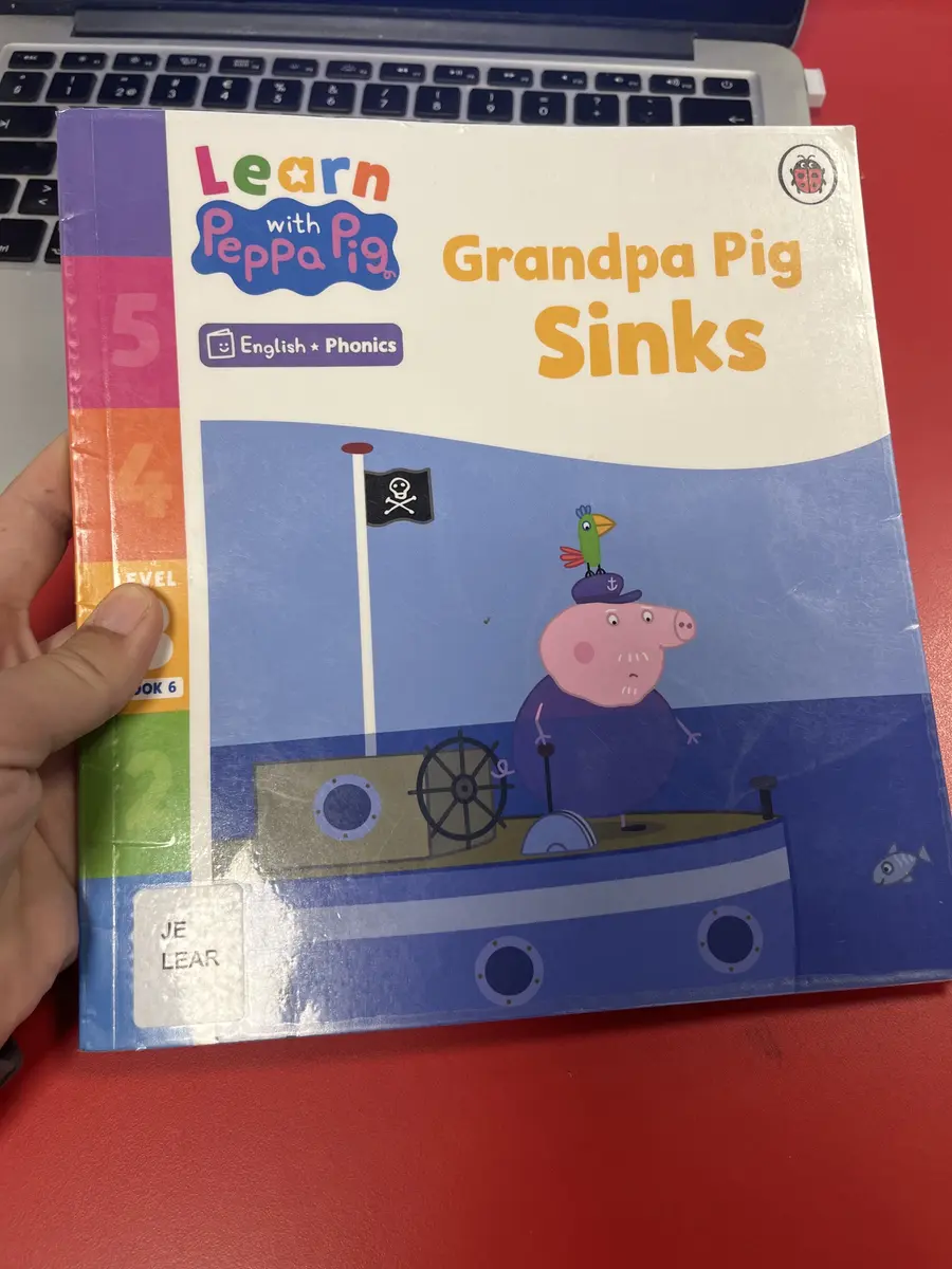 Grandpa Pig Sinks (Peppa Pig)