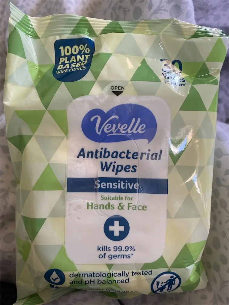 Vevelle Antibacterial Wipes Sensitive