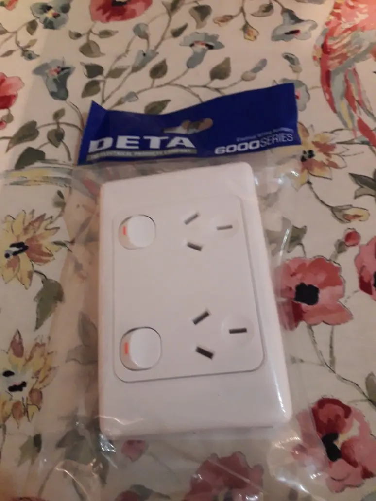 Deta 6000 Series Double Power Point 10a 6202b