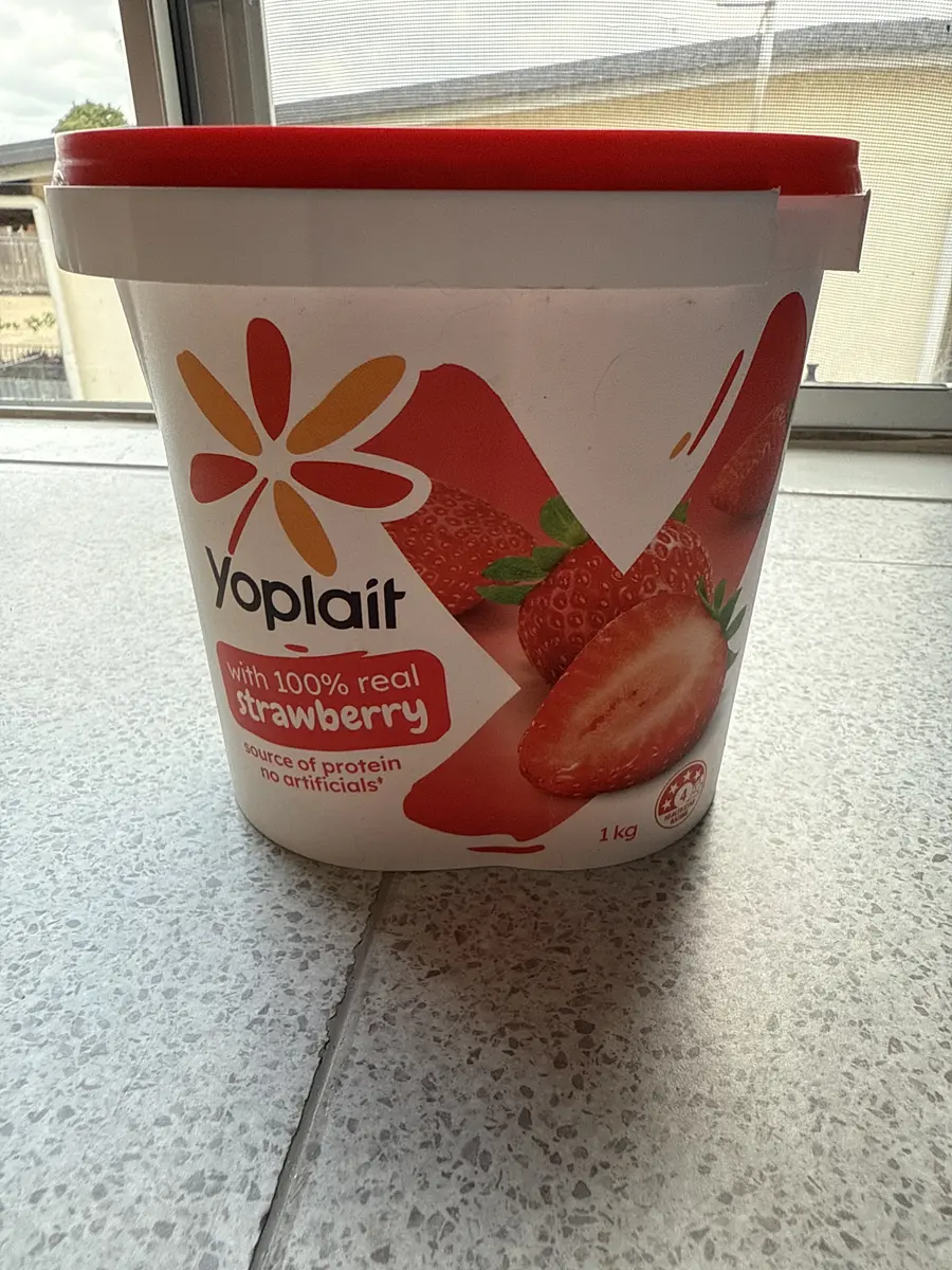 Yoplait Yogurt Strawberry 1kg