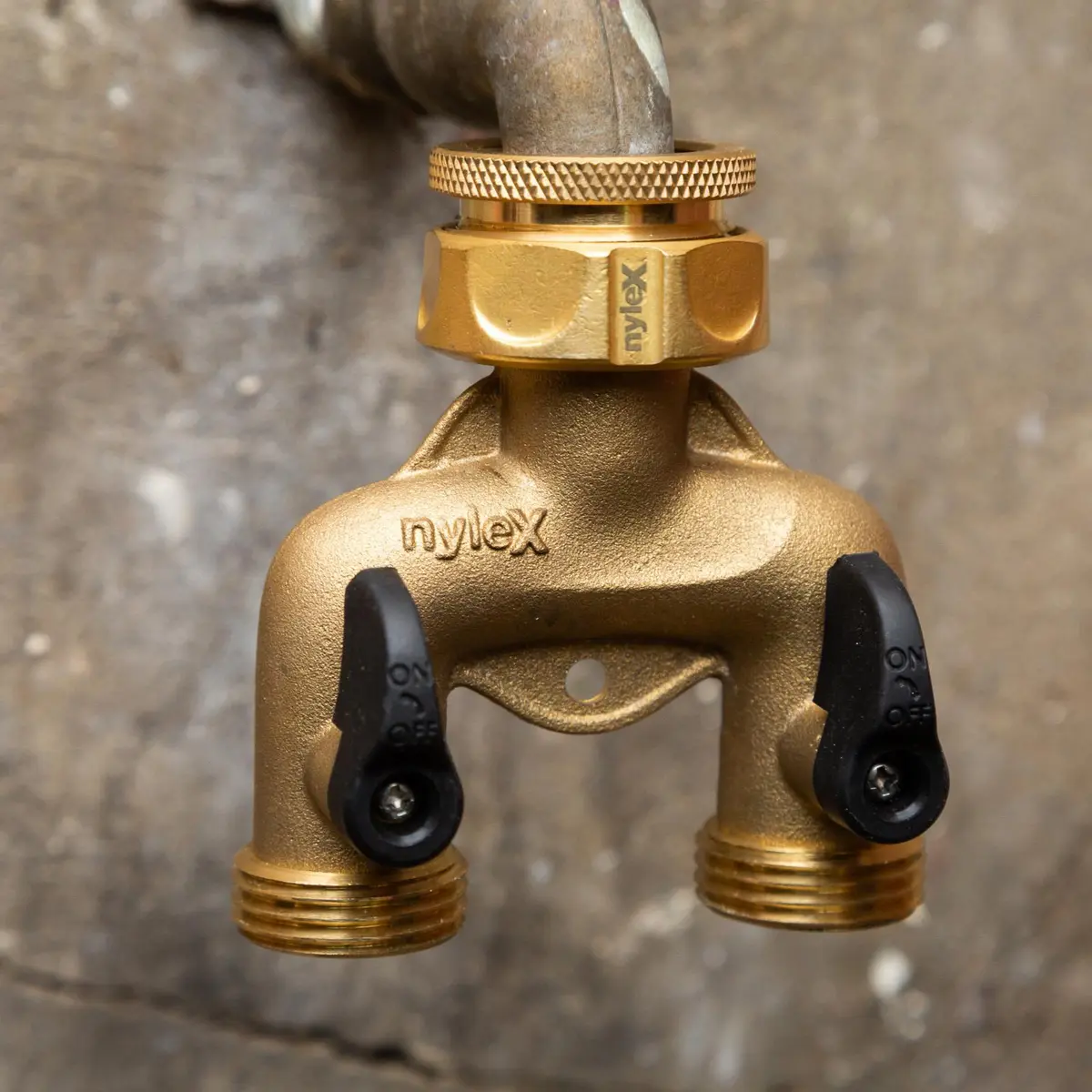 Nylex Brass 2 Way Manifold